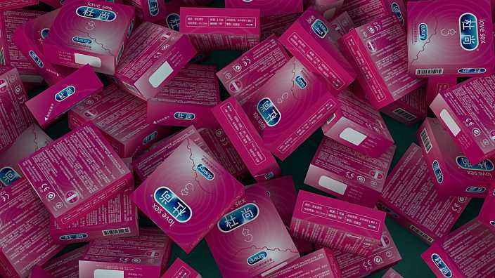 澳大利亚某超市避孕套被抢光，用来替代手套，以抵御新冠病毒