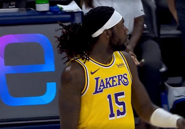 真高效！湖人新援打疯了9中8轰19分，在詹皇身边