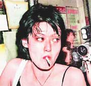 2002年，陈宝莲从24楼一跃而下，撇下的男婴如今长成