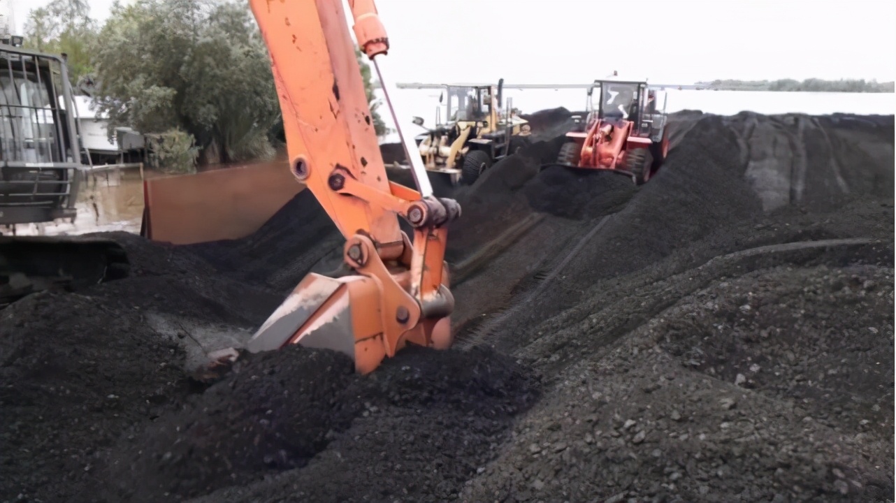 多艘煤船滞留中国港口！澳洲矿企紧急自救：仅