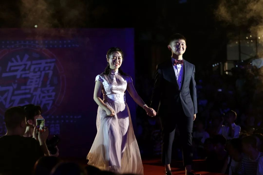 忧伤弟罗炼羽简介，罗炼羽现在的照片图片