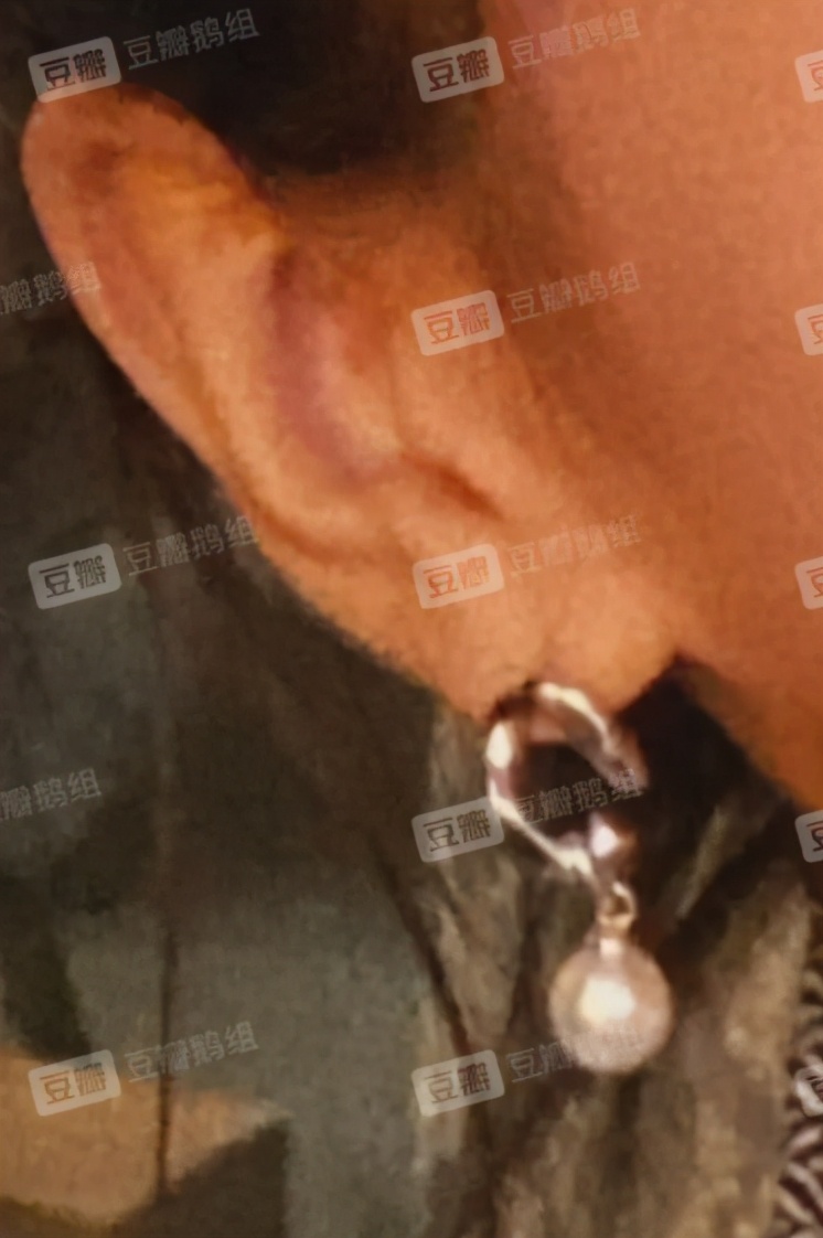 “乔英子”李庚希被曝恋情，男方是摇滚乐手，两人有多个同款配饰