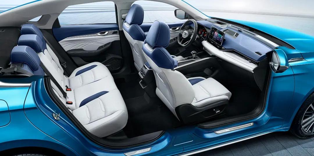 开过吉利星瑞之后，你可能会忘了轩逸、朗逸和思域