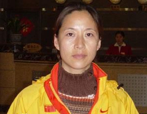 “最孤独的冠军”王丽萍：为何夺冠后不身披国旗，无一国人喝彩？