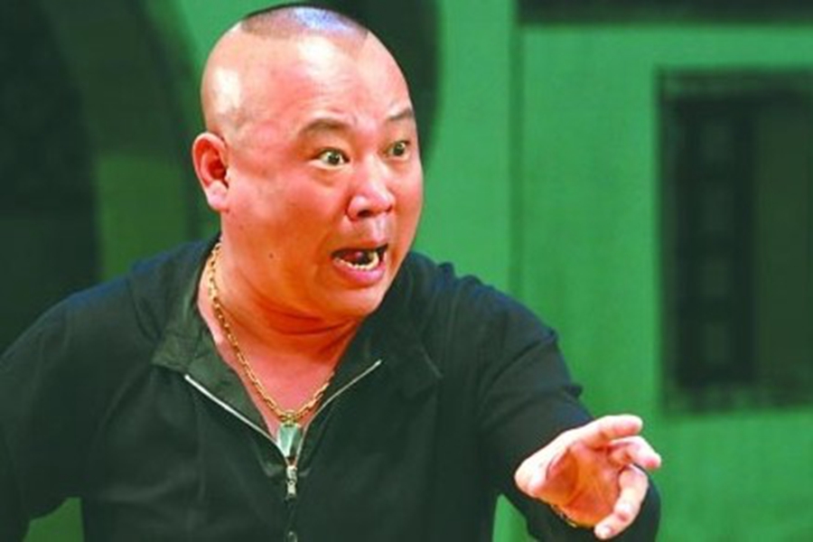 曹云金当年到底有多狂？师娘无奈向徒弟下跪，郭德纲含泪唱未央宫