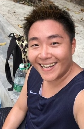 郝劭文：3歲出道10歲片酬千萬，身家卻被父母敗光，只能打工還債
