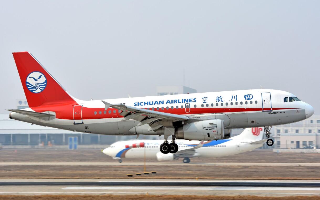 英國病毒變異，全球拉響警報，40多國斷航，我大使館和川航行動了