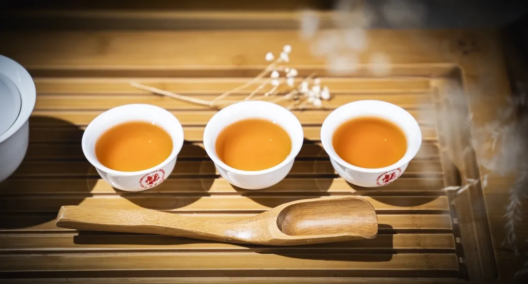 重要通知:堪稱瑰麗精紅的首款莊園級古樹紅茶火熱搶購啦