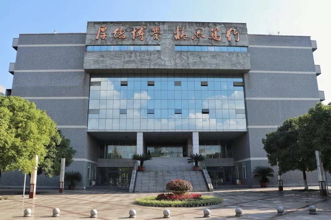 首家华为医学智能学院落户四川，不选四川大学，与成中医牵手成功