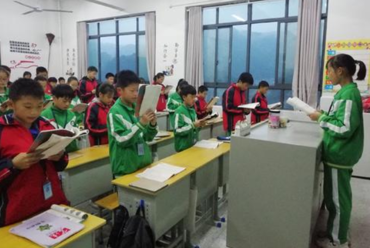 明星偶像被编入书本教材，鲁迅、岳飞文章却被删减，真的合适吗？