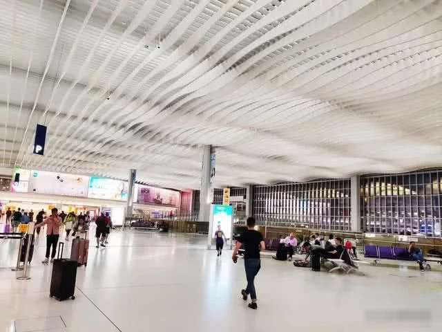 “晚上飞机”便宜速度又快，为何很少有人去坐