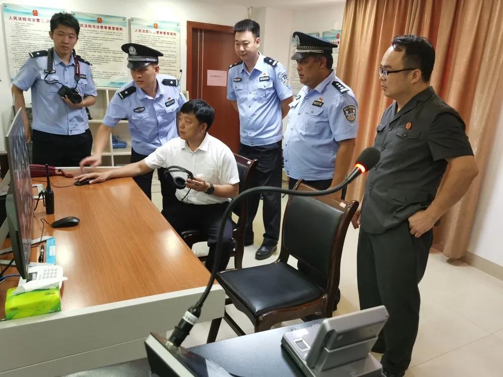 自治区高院法警总队到鹿寨法院检查“六专四室”建设工作