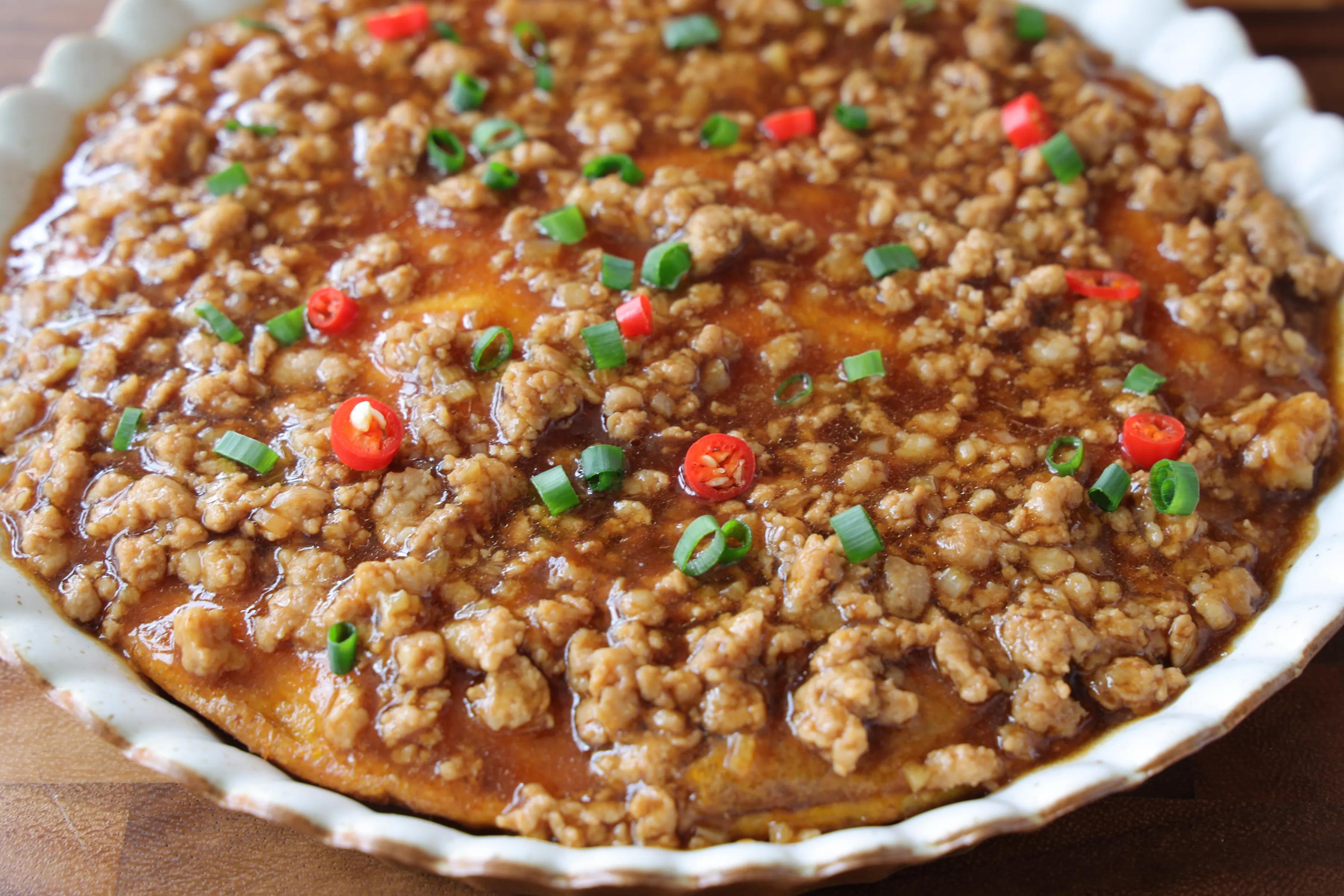 豆腐裡打入3個雞蛋，學會新吃法，鮮香味美特下飯，做一次饞一次