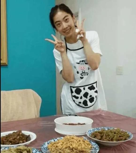 王适娴的故事：羽坛女神，17岁与谌龙私定终身，为爱情主动求婚