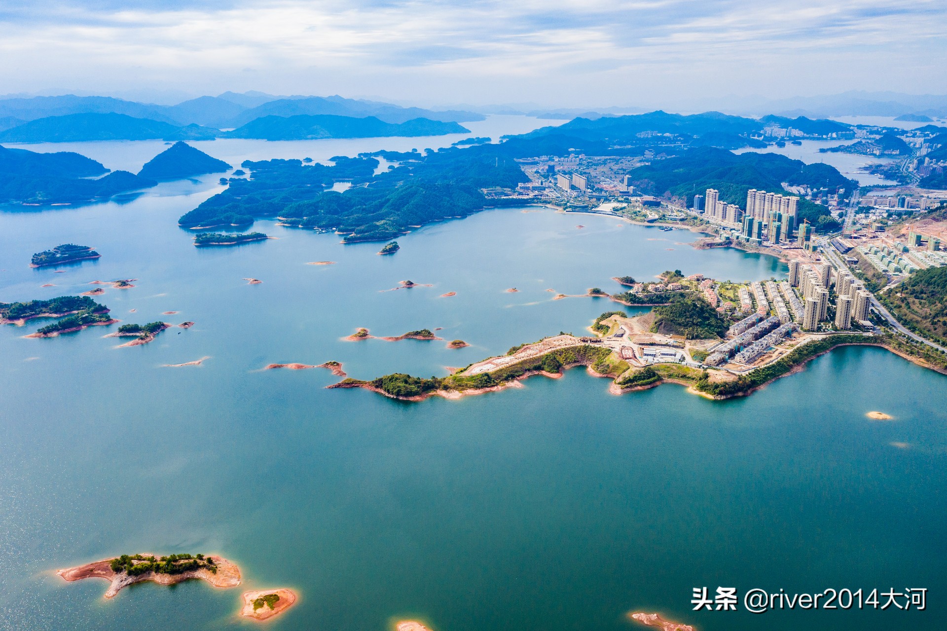 世界上共有3座千岛湖其中两座在中国，浙江和湖北各有一座