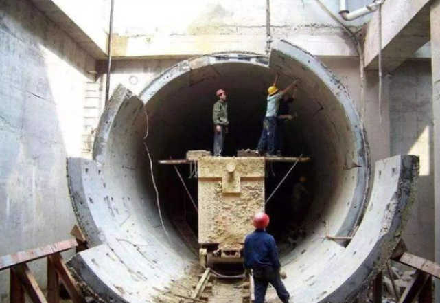 修建地铁时，为何不会影响高楼建筑的地基？国