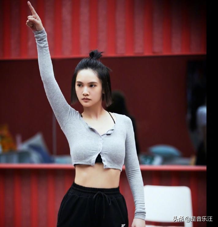 Yang Chenglin is underestimated badly, can not fall with stage PK with Zhou Shen ahull, fall namely simply dimension blow