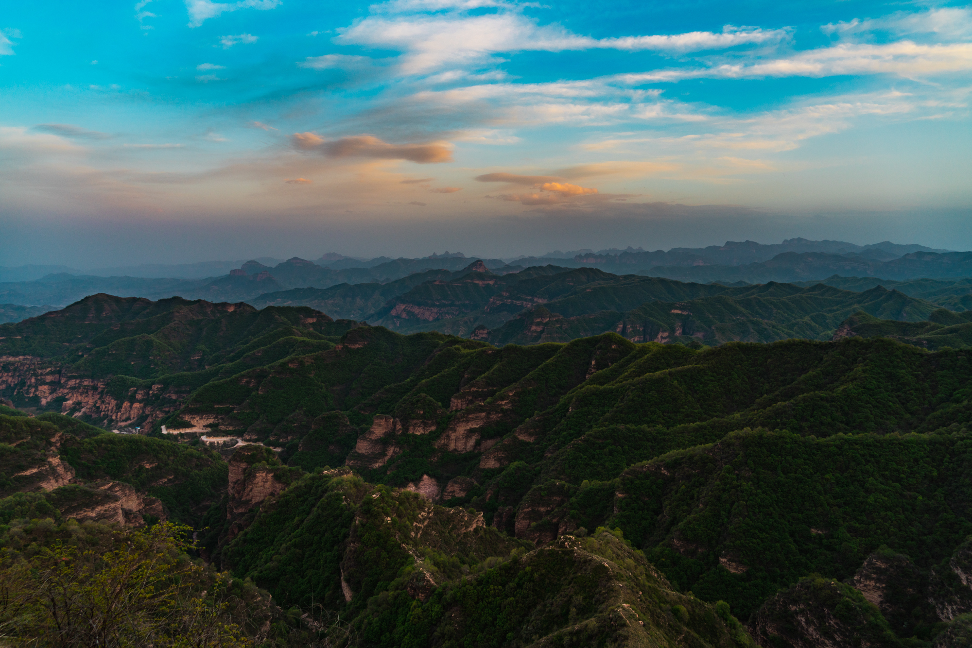 “数”说周公山，2条上山路、3个传说8道风景