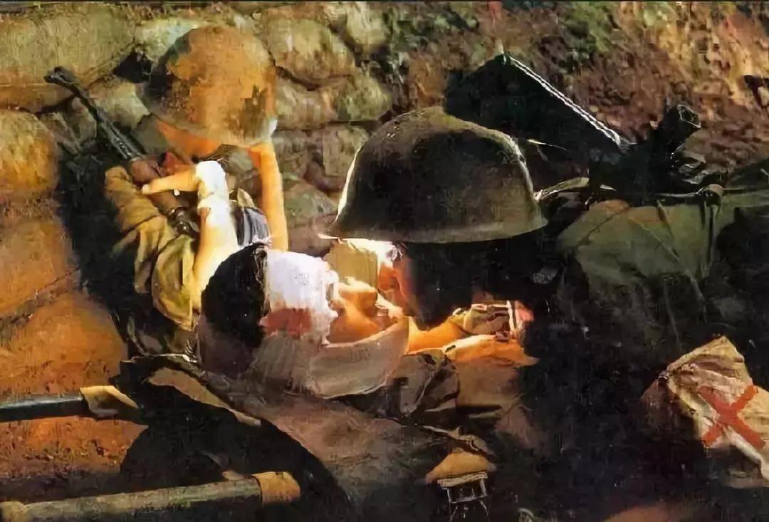 对越反击战，18岁战士牺牲前不知爱情滋味，女护士献上感人一吻-第2张图片-大千世界