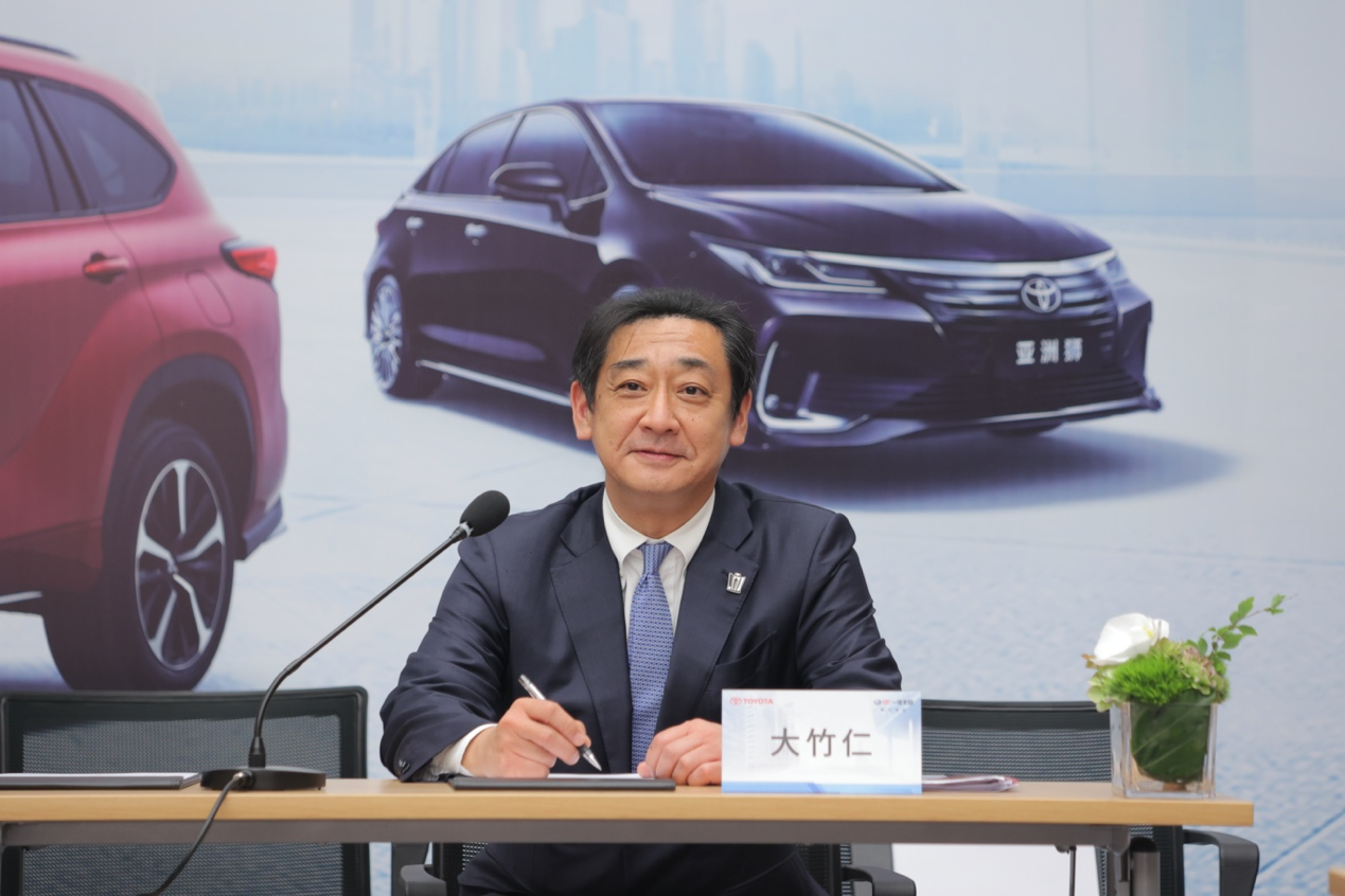 数字化转型提速 皇冠品牌焕新 上海车展一汽丰田“拥抱变化”迎未来