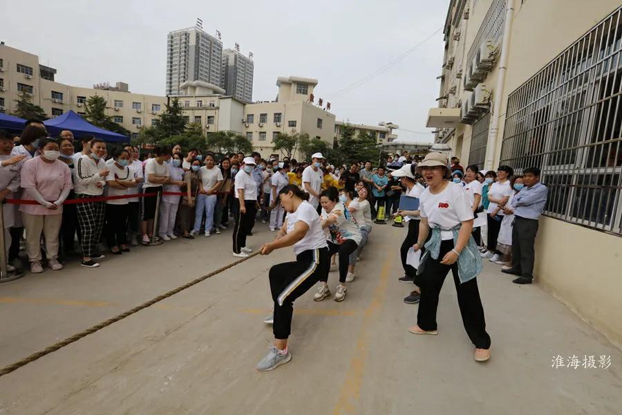三原县医院庆祝“5.12”国际护士节拔河比赛