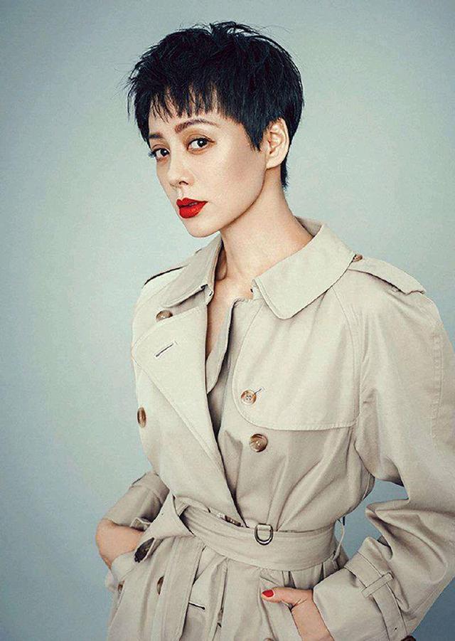 宁静自曝年轻时长得像洋娃娃，看到照片后：可