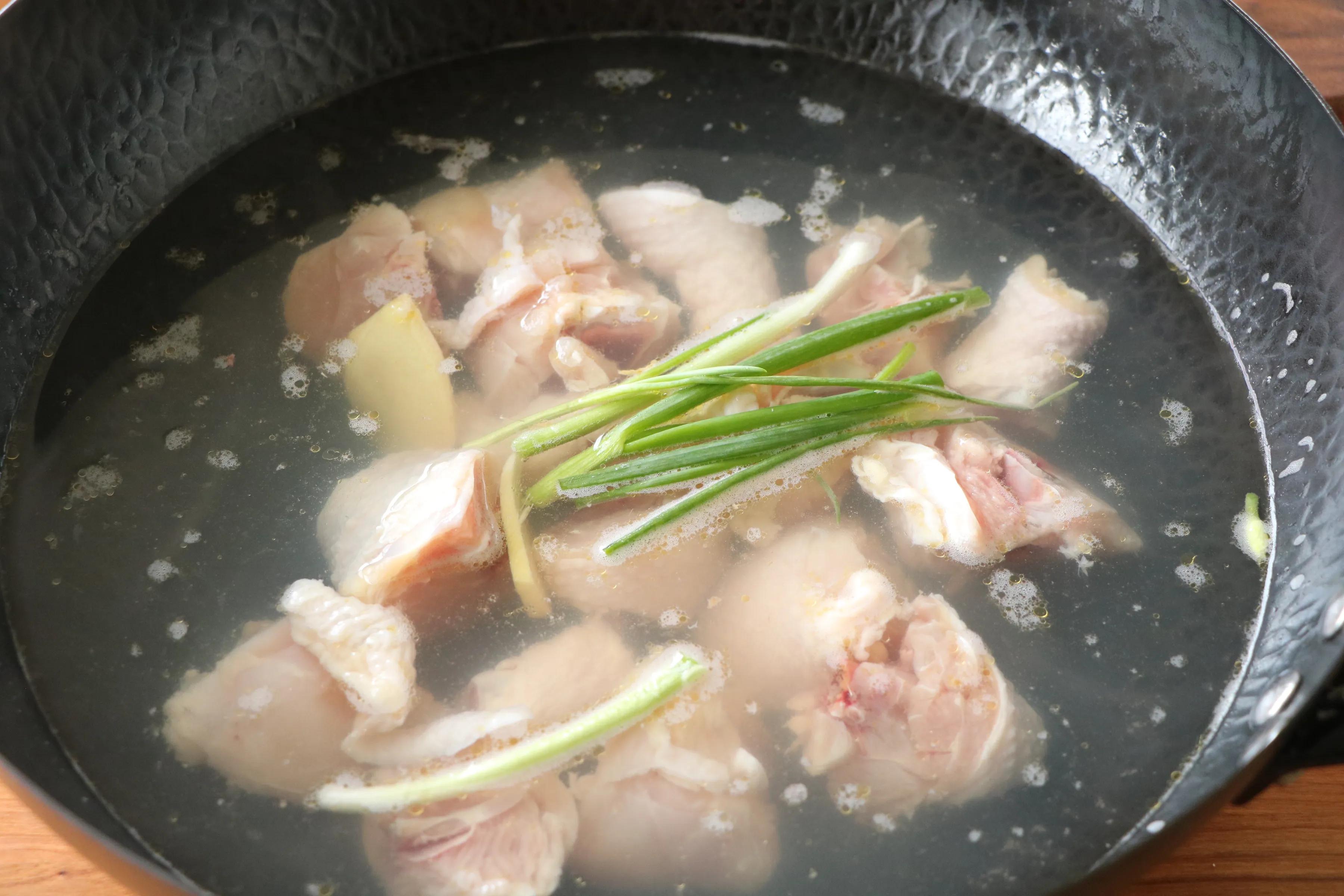 土豆燉雞塊，小時候的味道，燉一大鍋，全家人圍著吃，滿足又解饞