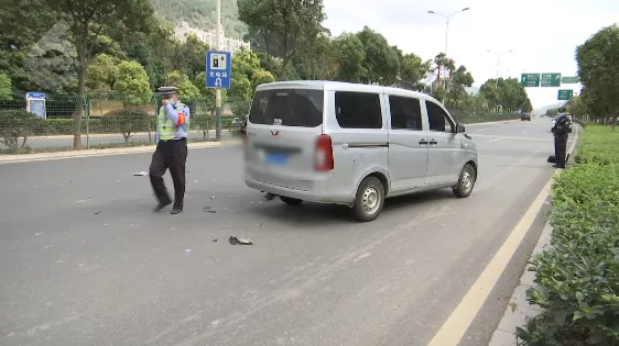 砰！又一个人倒在了西三环