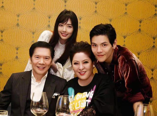 台媒曝郭碧婷中秋生下女儿！祖孙三代都属鼠，婆婆向太终圆抱孙梦