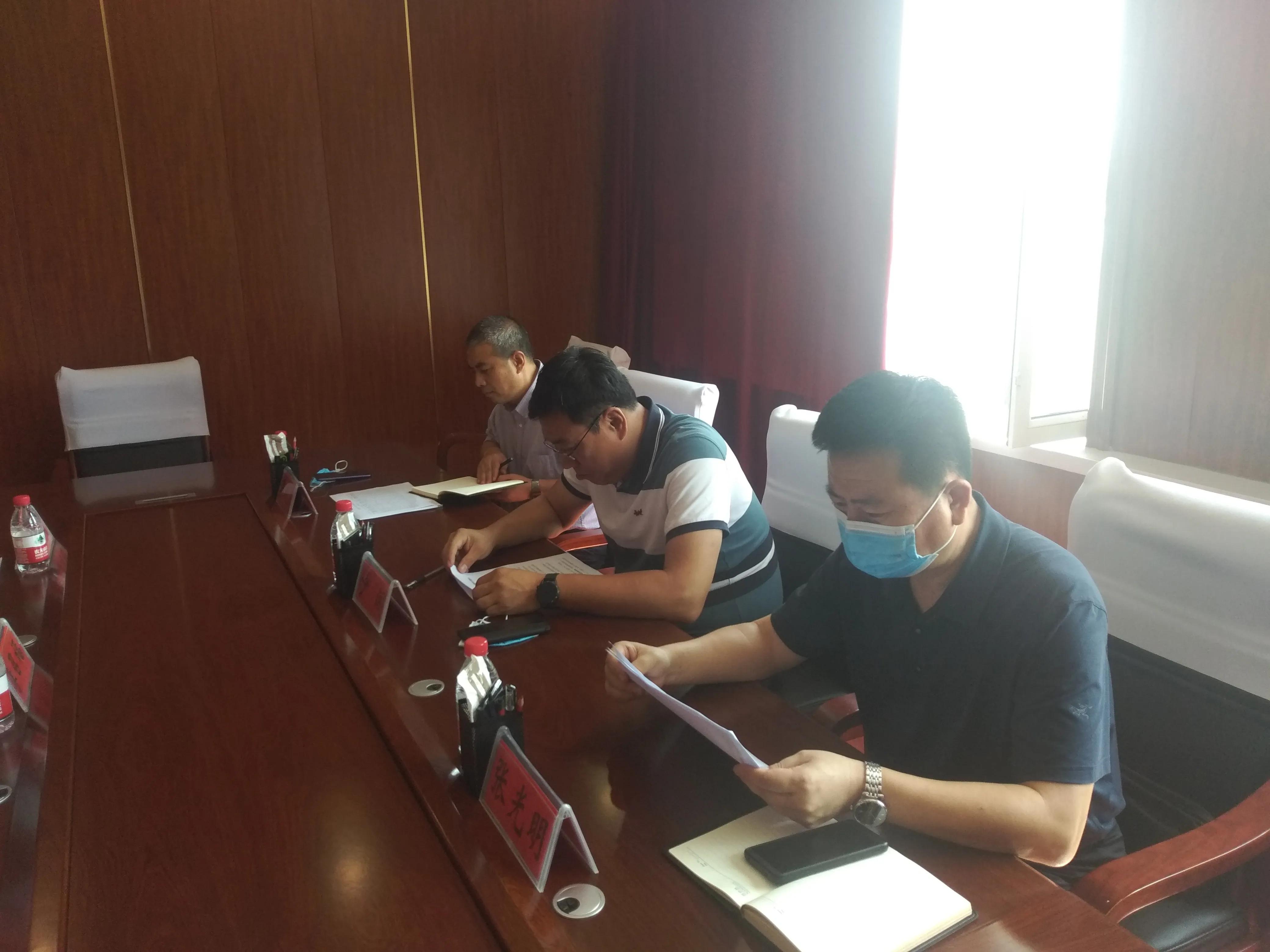 宝清县委常委、统战部部长、政法委书记沙闯一行到夹信子镇检查指导农村集体“三资”清理工作