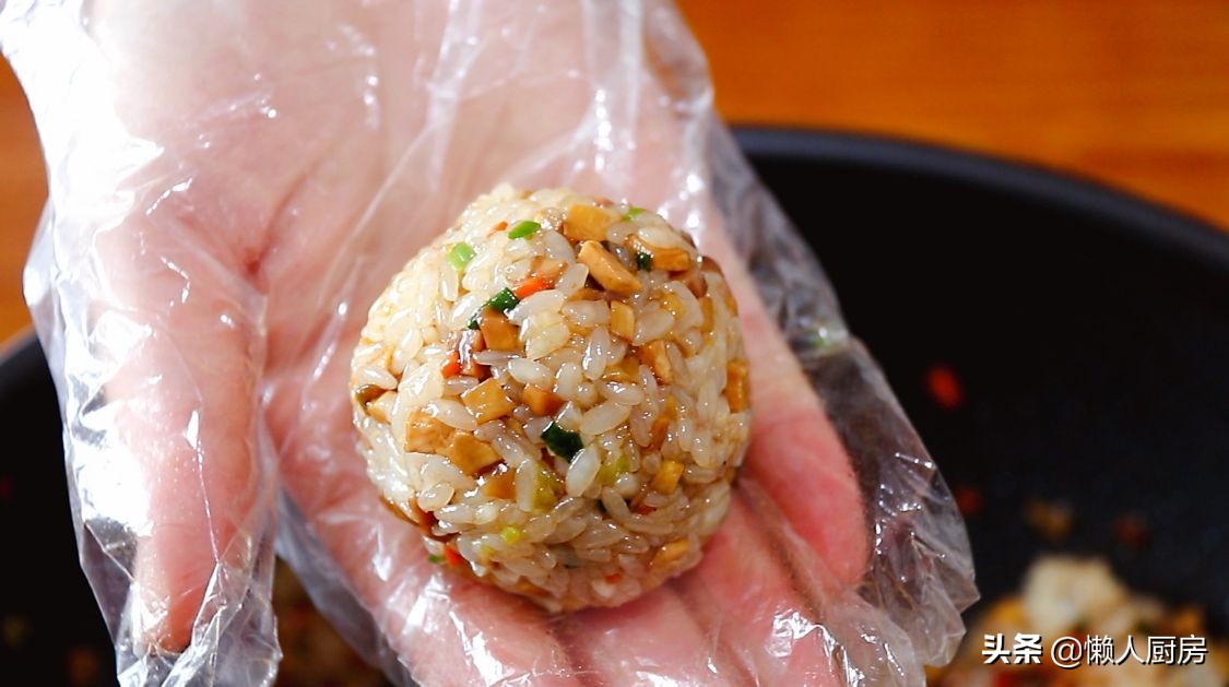 這是武漢糯米雞的做法，為何沒有雞肉，卻叫這個菜名？