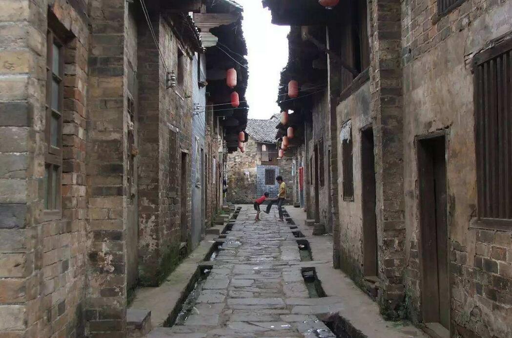 湖南夏季最值得去的5个景点，最美少数民族特色村寨，叹为观止