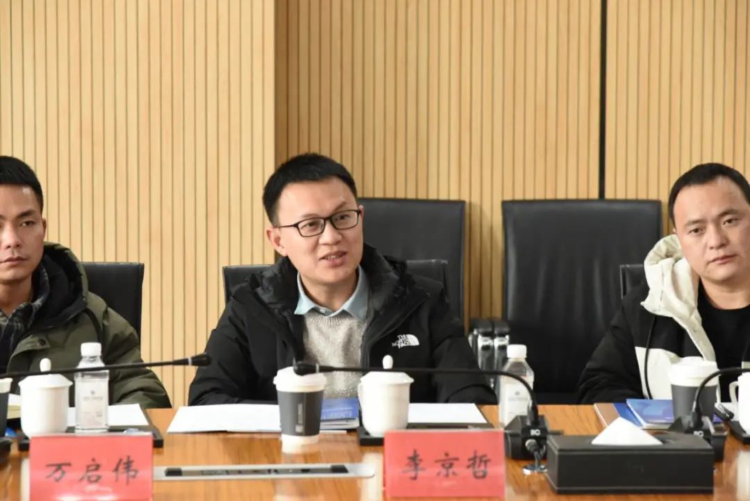 青白江区委组织部副部长、区公务员局局长李京哲一行莅临园区