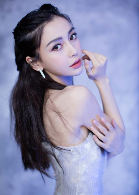 杨颖牙齿“进化史”，她的牙齿怎么了，好像又长歪了