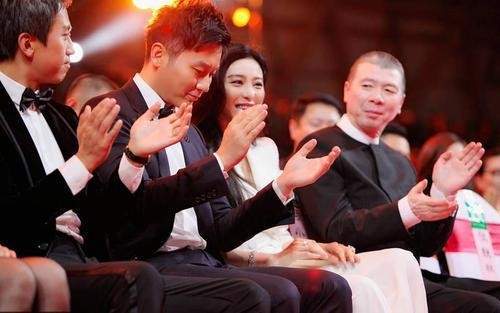 永远放不下的仇？冯小刚邓超14年再无合作，看他俩11年恩怨情仇