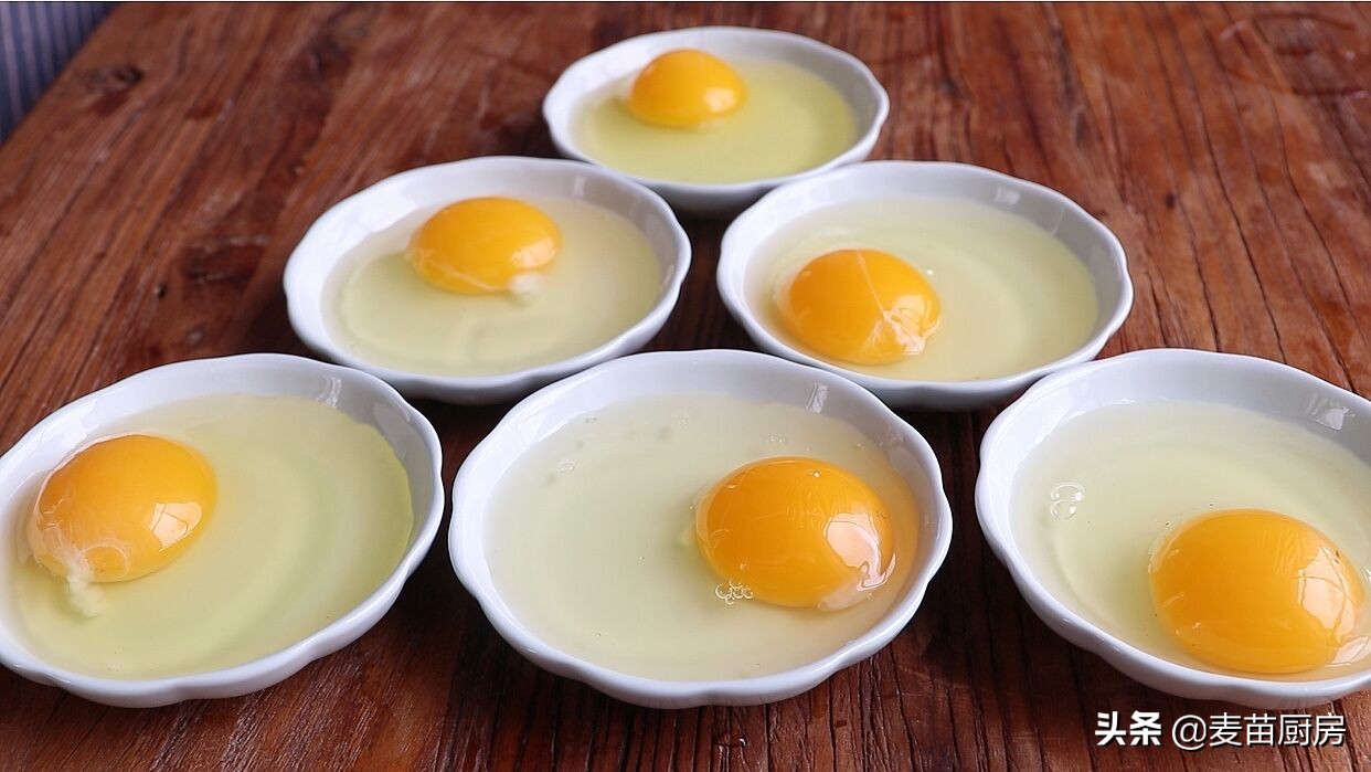荷包蛋我就服這做法，出鍋個個完整，一做一個準，鮮嫩好吃
