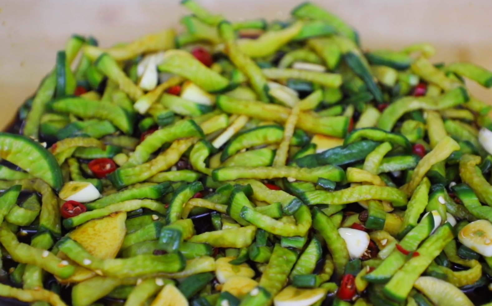 萝卜最开胃的腌制方法，不用油不用水，清脆爽口，香辣下饭又好吃