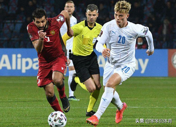 0-2！世预赛大冷，37万人口小国7连败，创74年耻辱纪录