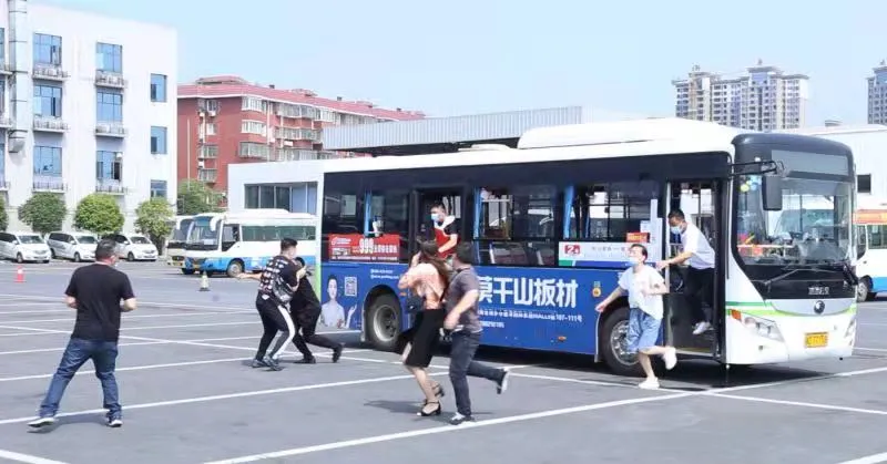 湘潭交通发展集团有限公司应急处置综合演练在湘乡汽车站内举行