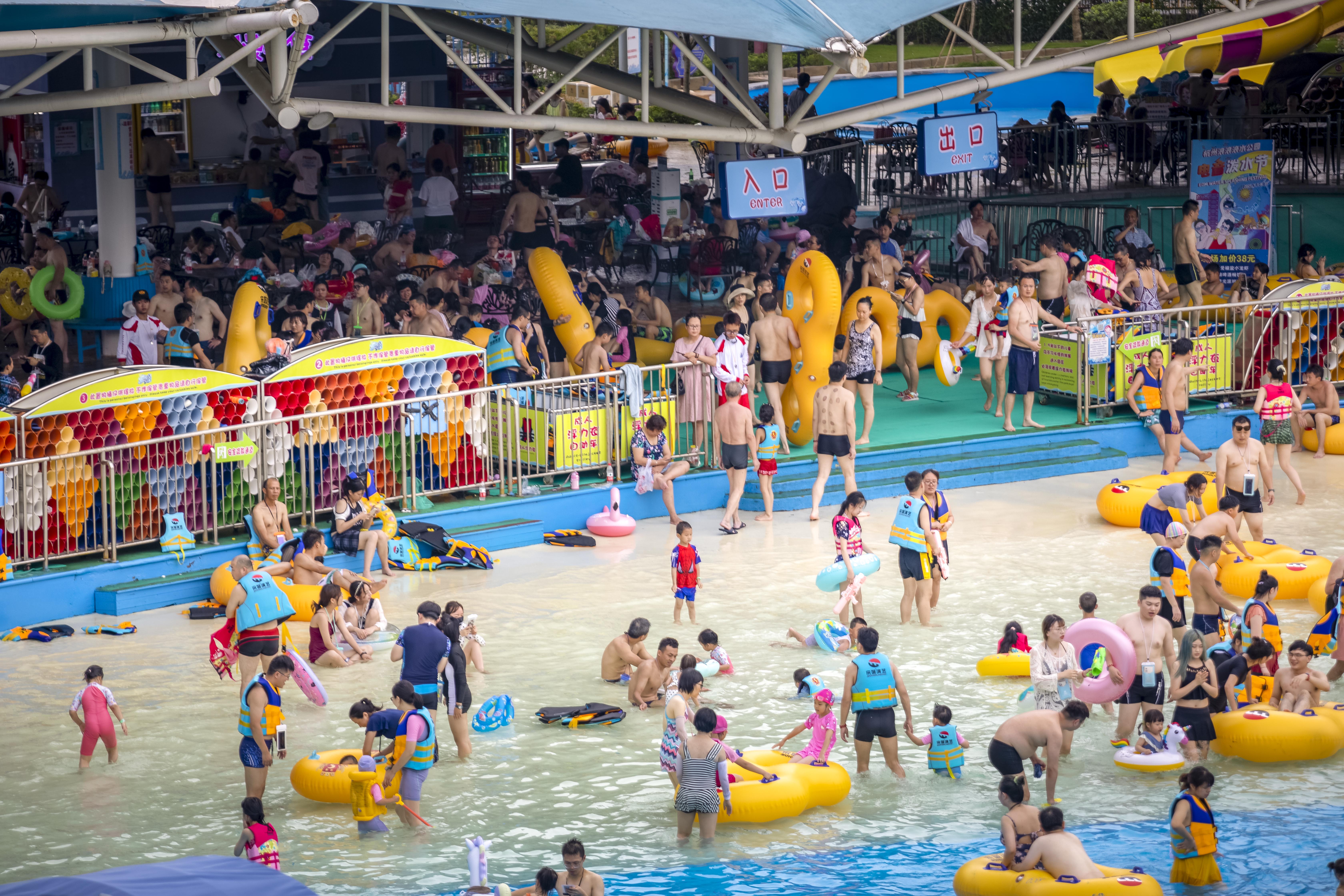 杭州夏季哪里可以避暑？去浪浪浪水乐园来一场水上蹦迪狂欢吧