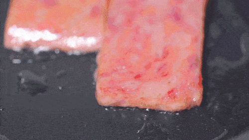 这个午餐肉，100%鲜肉制作，猪肉含量≥90%，真正