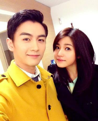 陈妍希送儿子上学意外秀恩爱，小星星肉嘟嘟步伐酷似陈晓超可爱