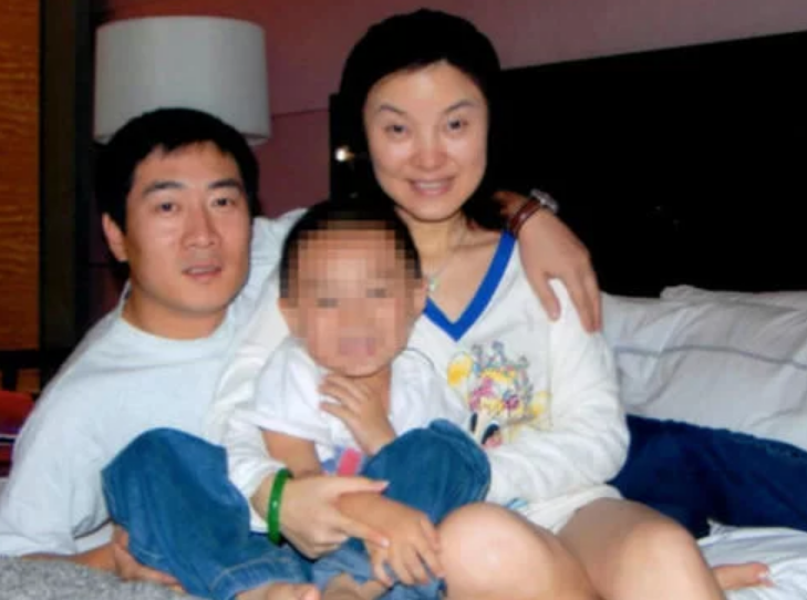 晒豪宅却被骂骗前夫的钱，52岁陈红回应，一句话