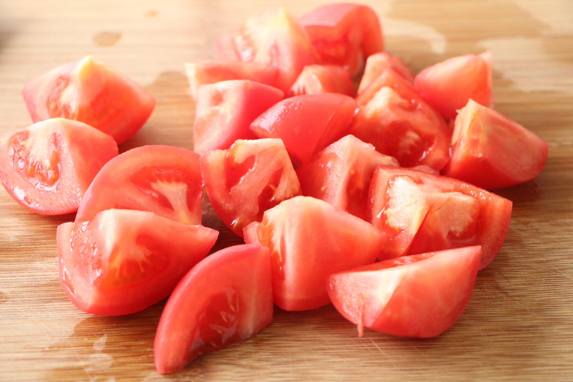 豆腐這樣燉太費米飯了，用砂鍋煲一鍋，滑嫩入味，太適合冬天吃了