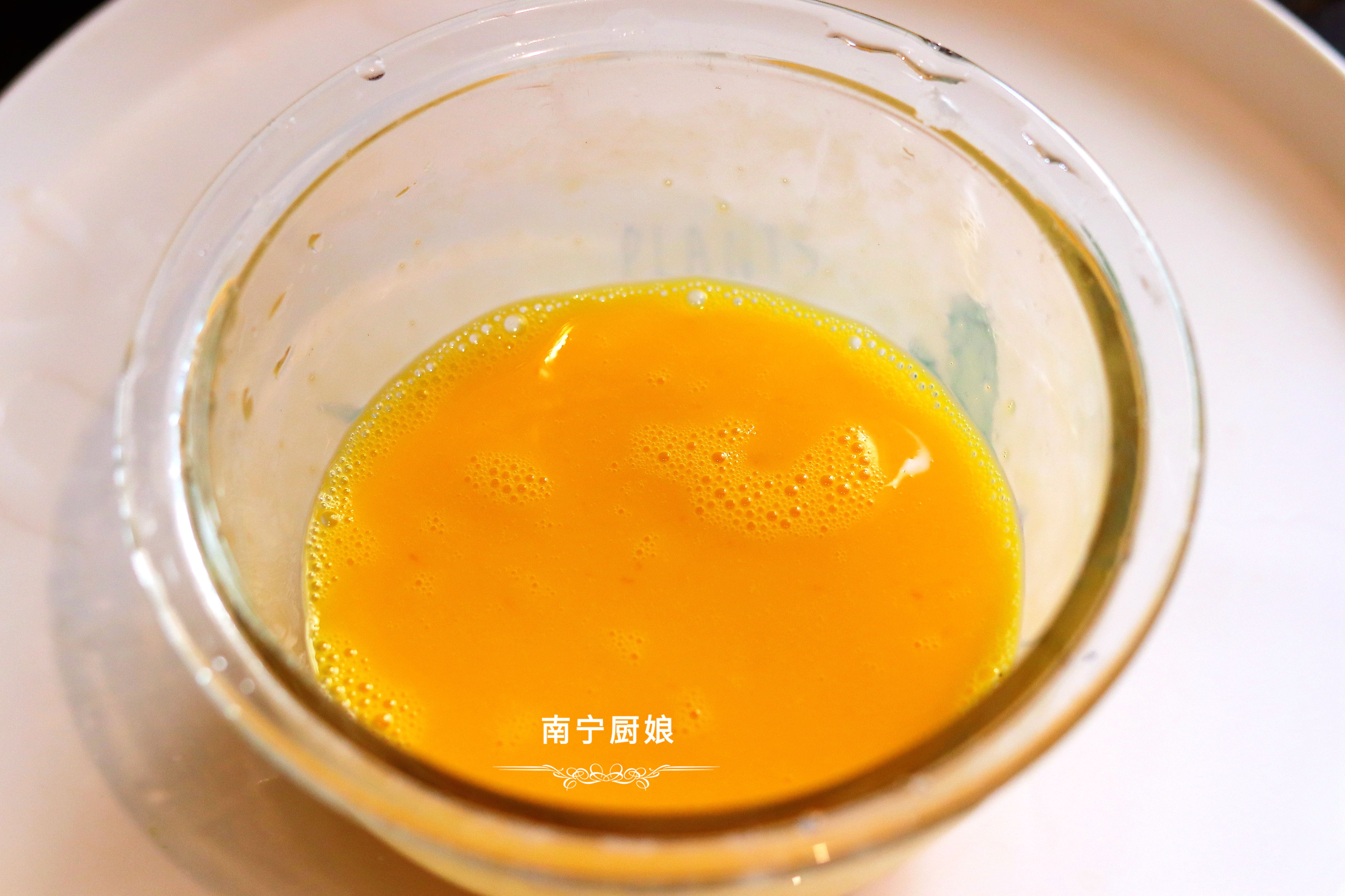 西紅柿雞蛋湯，很多人都做錯了，牢記這個小竅門，蛋花漂亮又美味