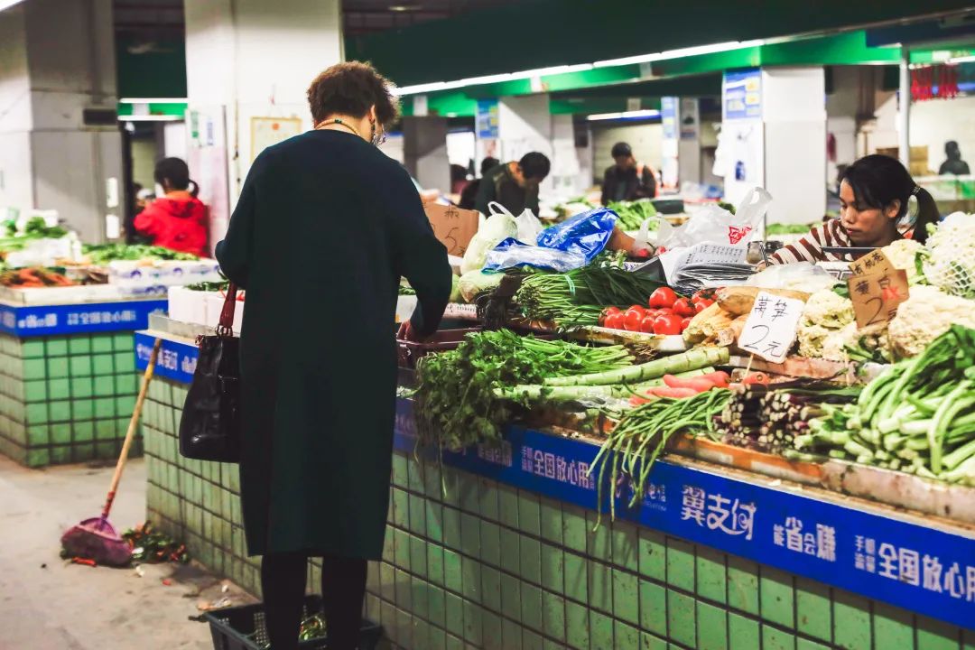 这个藏在最热闹街区的老菜市场，才是长沙人的