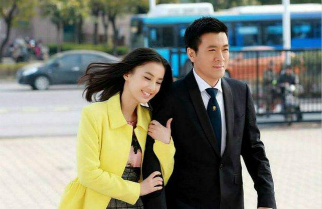 日久生情，和自家经纪人结婚的大明星？网友：我就第三位