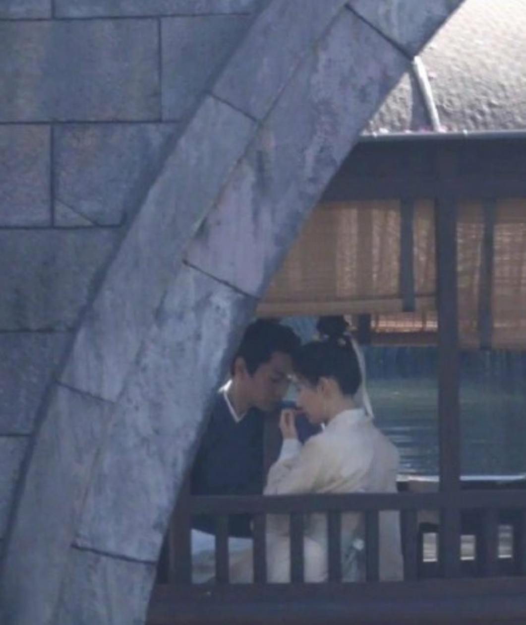 Sweetness of Liu Yifei old dawn pulls a hand, handsome male beautiful Nuuzhen raises a key point! Netizen: Over- with small Long Nv knock arrived