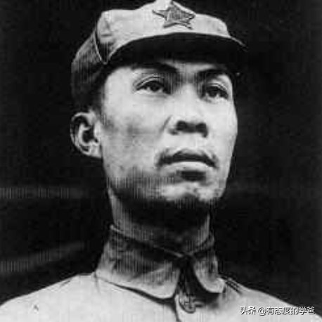 当年他是师长他是小排长，28年后师长当了上将，