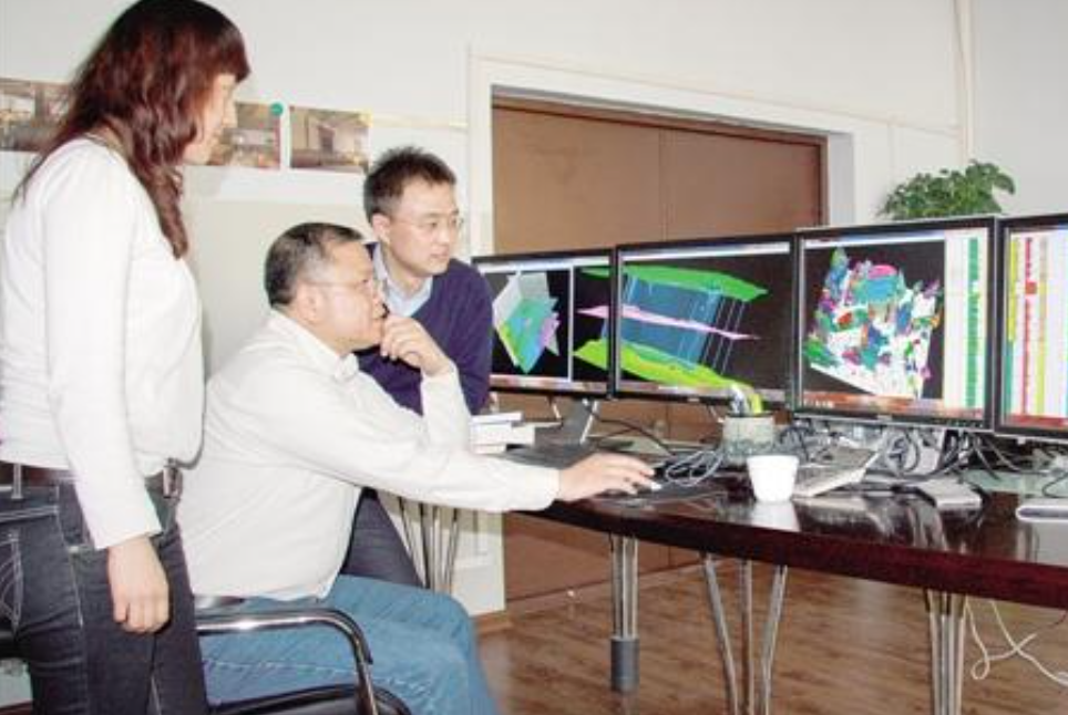 һ����ѫ�ƴ��꣺�ع���ͻ�ƺ��ļ�����������ĸ����100����